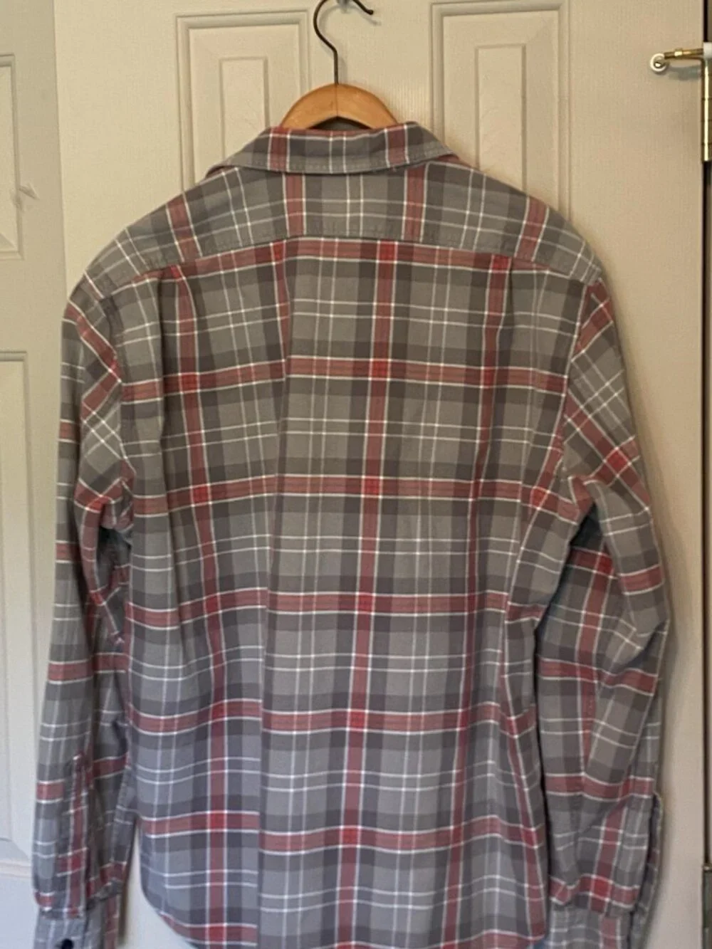 J. Crew Gray Red Plaid Flannel Shirt Men's XL Long Sleeve Button Up Casual